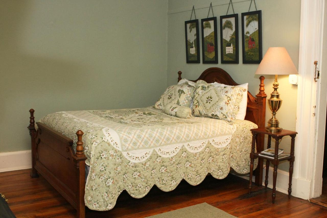The Lafayette Inn & Restaurant Stanardsville Bagian luar foto