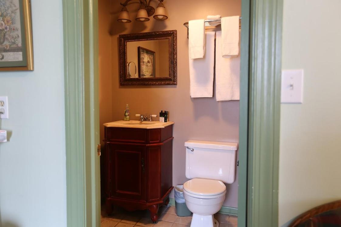 The Lafayette Inn & Restaurant Stanardsville Bagian luar foto